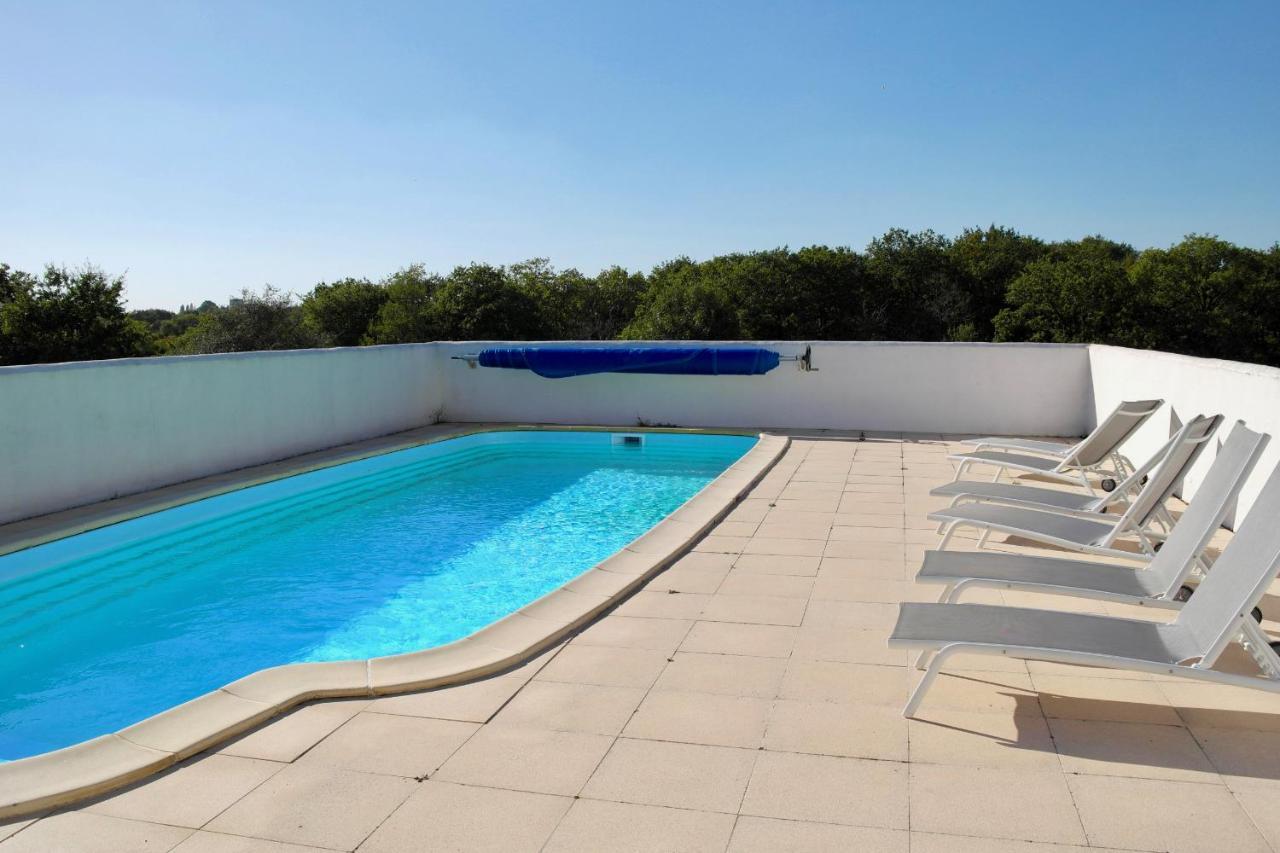 Maison Pour 4 A La Campagne Avec Piscine Commequiers Exterior foto