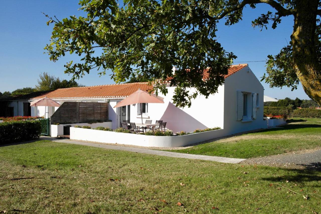 Maison Pour 4 A La Campagne Avec Piscine Commequiers Exterior foto